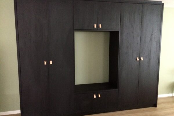 Kast met nis